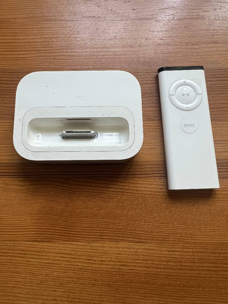 Apple ipod Charging dock, Ophalen of Verzenden, Zo goed als nieuw, Dock of Kabel, Mini