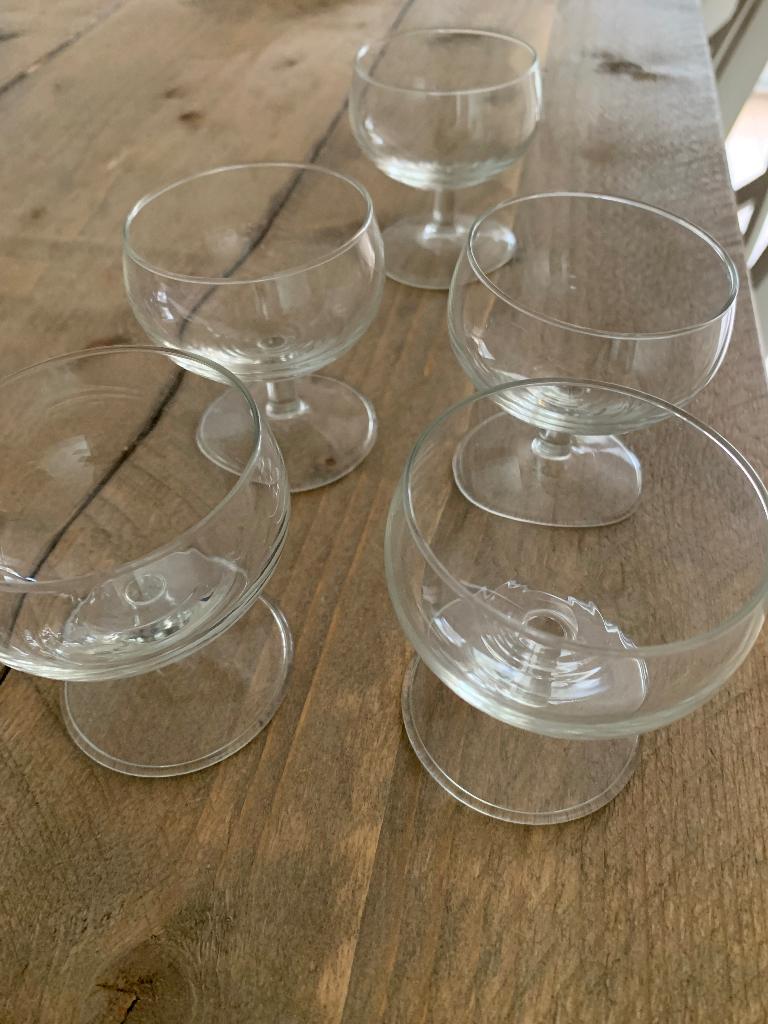 Een grote partij verschillende glazen - kom uitzoeken!, Glas of Glazen, Ophalen of Verzenden, Overige stijlen, Glas