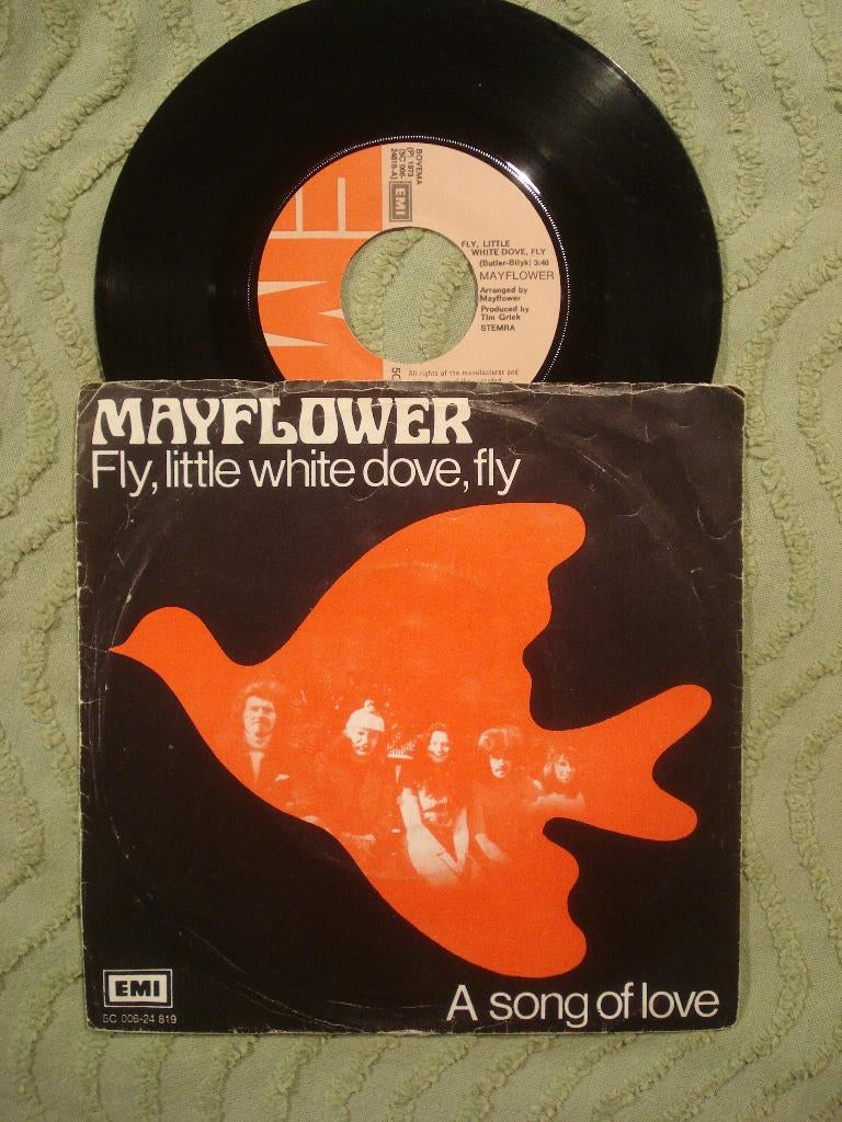 Mayflower 7" Vinyl Single: ‘Fly, little dove, fly’ (NL), Ophalen of Verzenden, Gebruikt, Pop