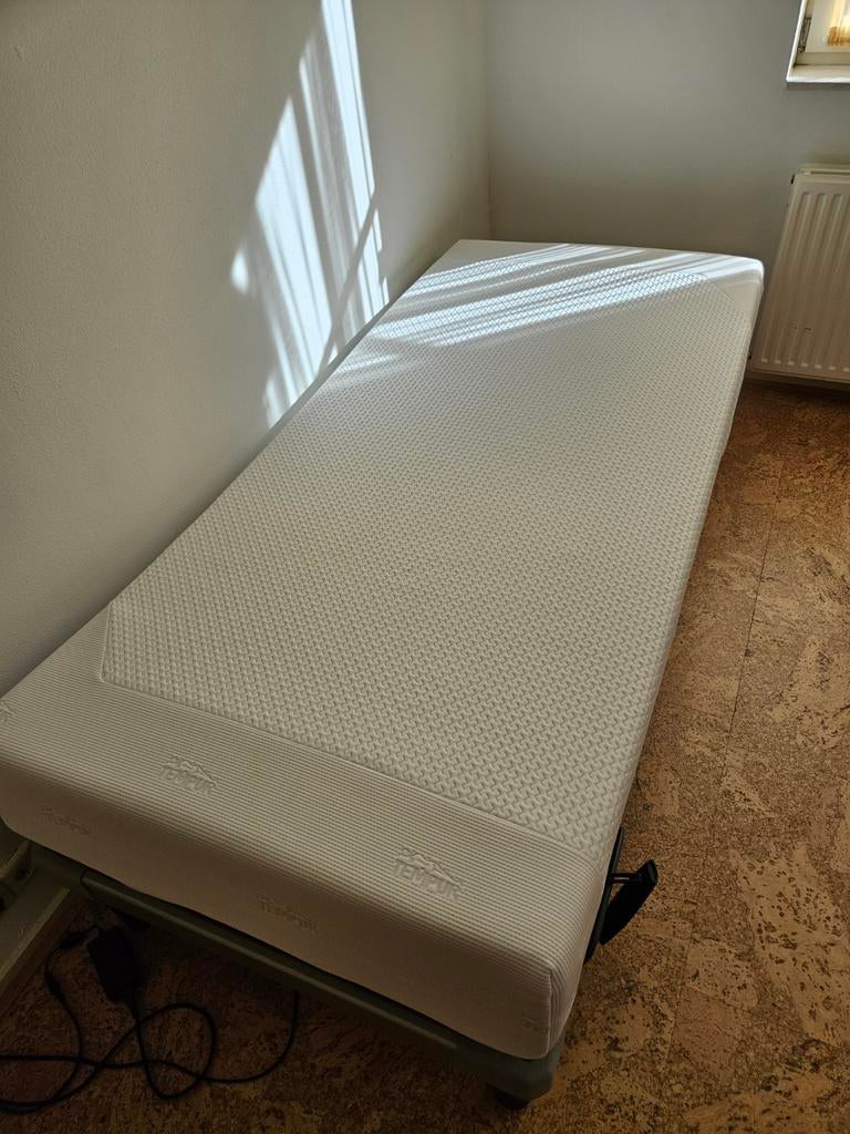 Tempur  Elektrische Bedbodem en Matras Zo goed als nieuw, Ophalen, 90 cm, Eenpersoons, Zo goed als nieuw