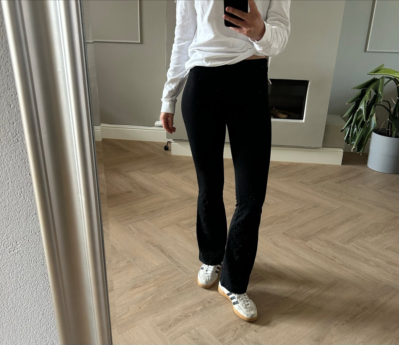 Stradivarius zwarte flared broek met glitters - Maat S, Zwart, Ophalen of Verzenden, Zo goed als nieuw, Maat 36 (S)