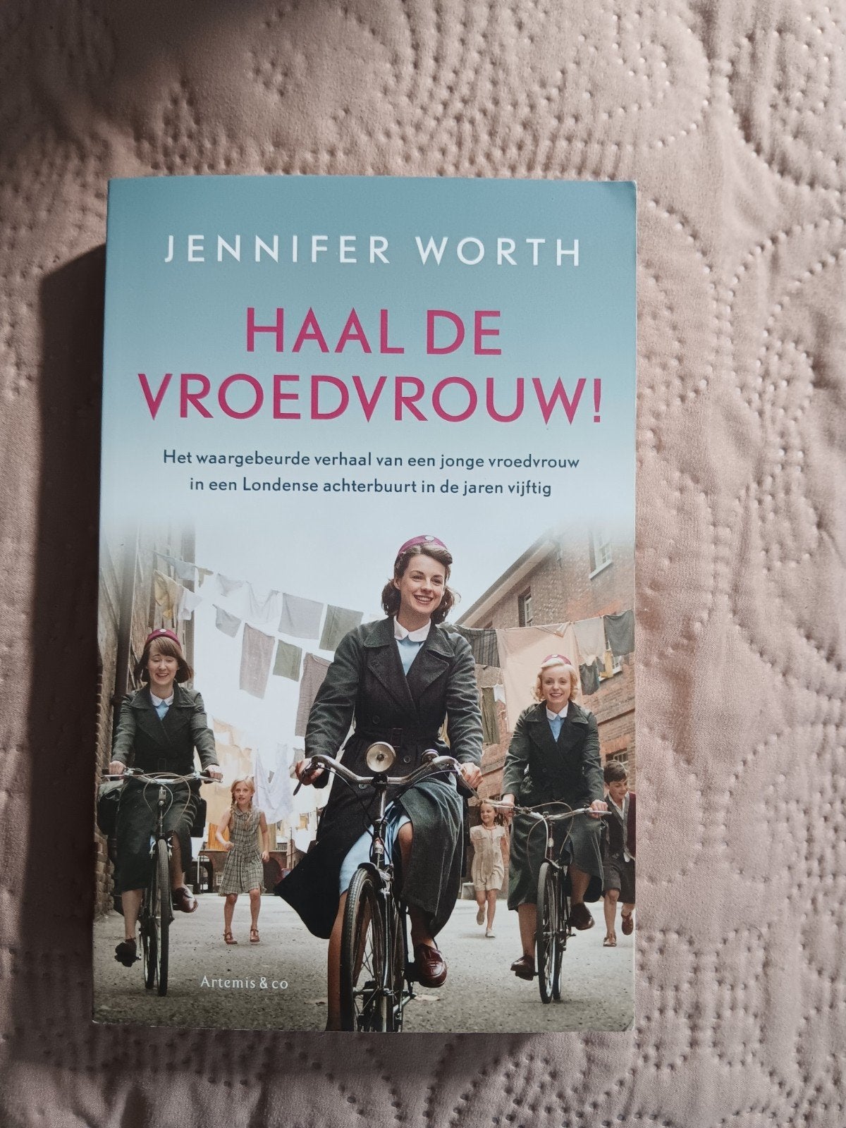 Jennifer Worth - Haal de vroedvrouw!, Boeken, Ophalen of Verzenden, Zo goed als nieuw, Jennifer Worth