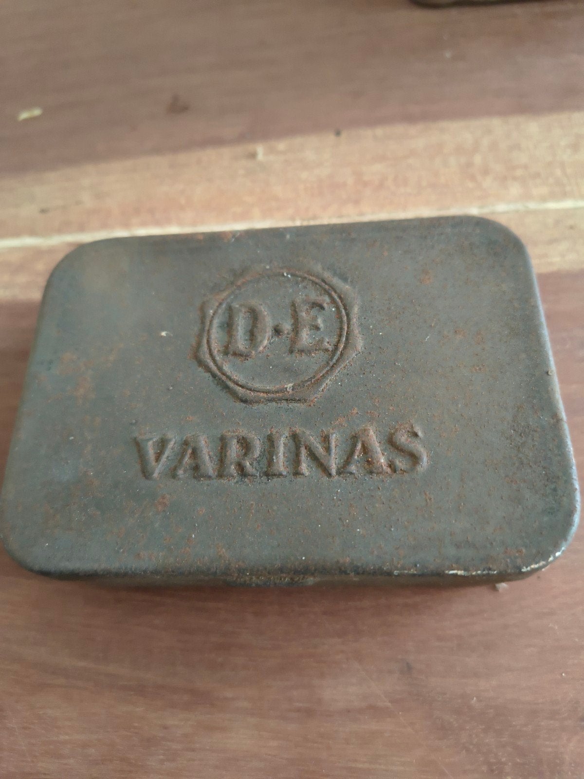 Vintage Douwe Egberts Varinas blikje - oud en roestig, Verzamelen, Blikken, Ophalen of Verzenden