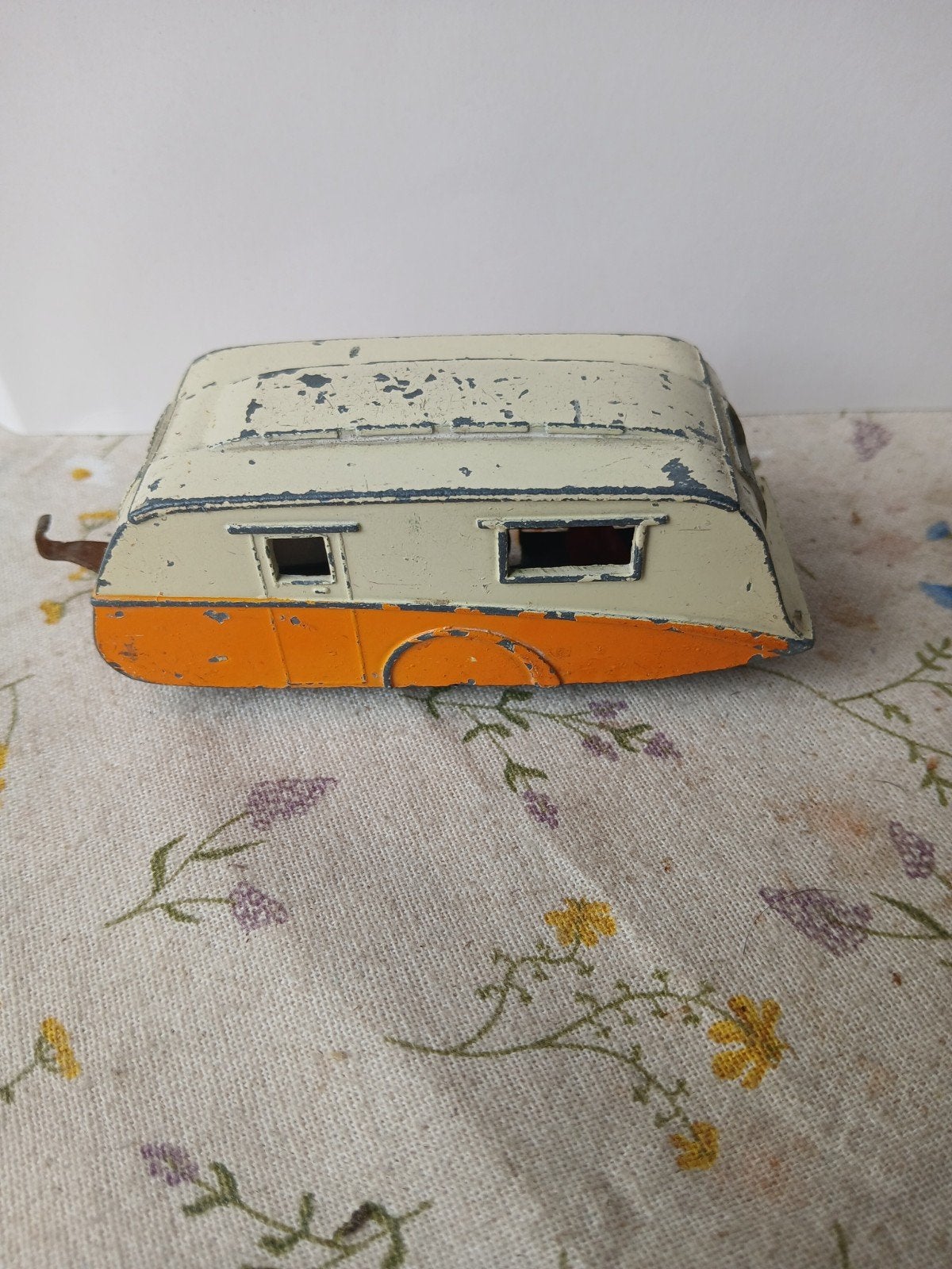 Caravan.  Dinky toys 190, Ophalen of Verzenden