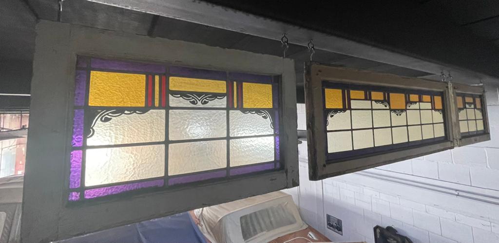 Oude glas in lood ramen 3x in kozijn 100+ jr oud uit Haarlem, Ophalen, Gevelraam of Ruit, Gebruikt, Minder dan 80 cm