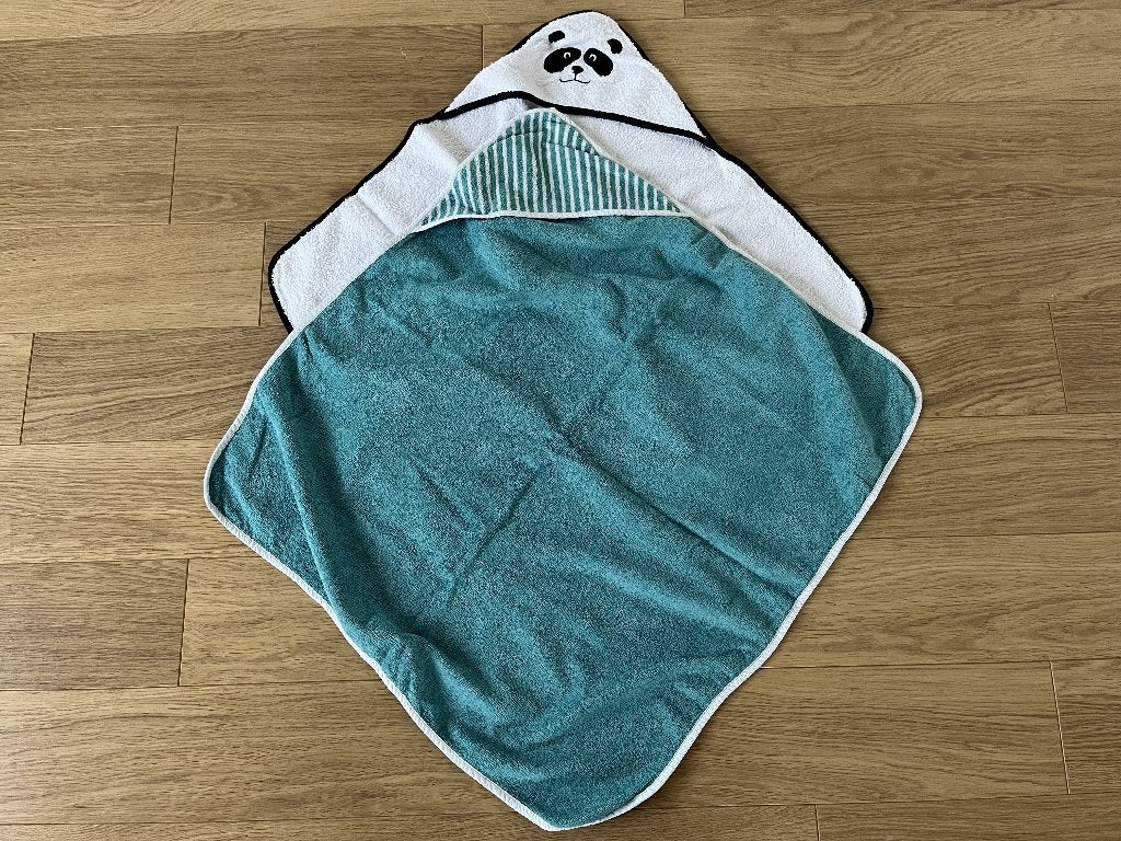 Badcapes 2x (groen en wit panda), Kinderen en Baby's, Ophalen of Verzenden, Zo goed als nieuw, Overige typen