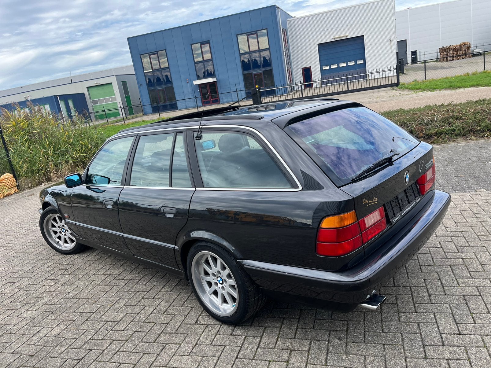 Bmw E34 525i m50 handbak, 2500 cc, Achterwielaandrijving, Zwart, 192 pk