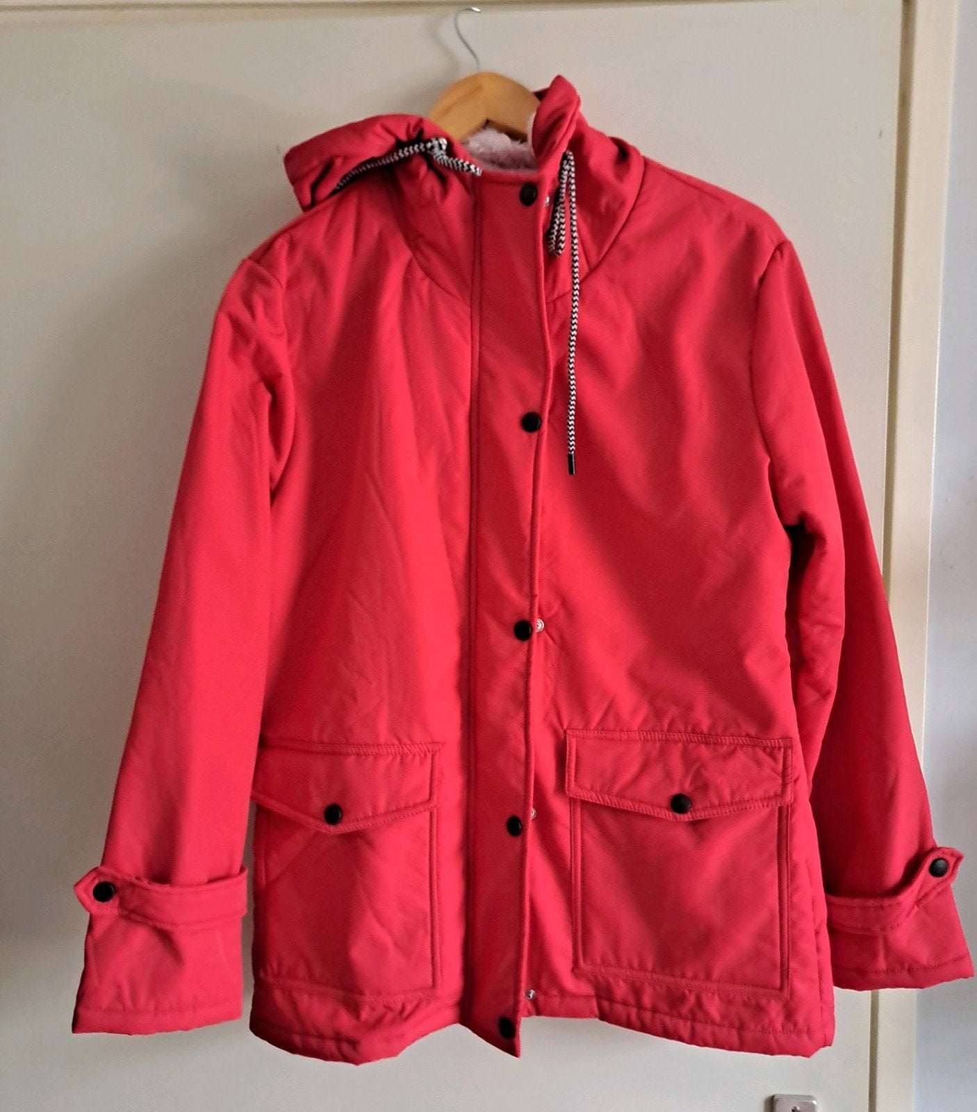 Nieuwe rode jas met teddy voering, maat M, Ophalen of Verzenden, Nieuw, Maat 38/40 (M), Rood