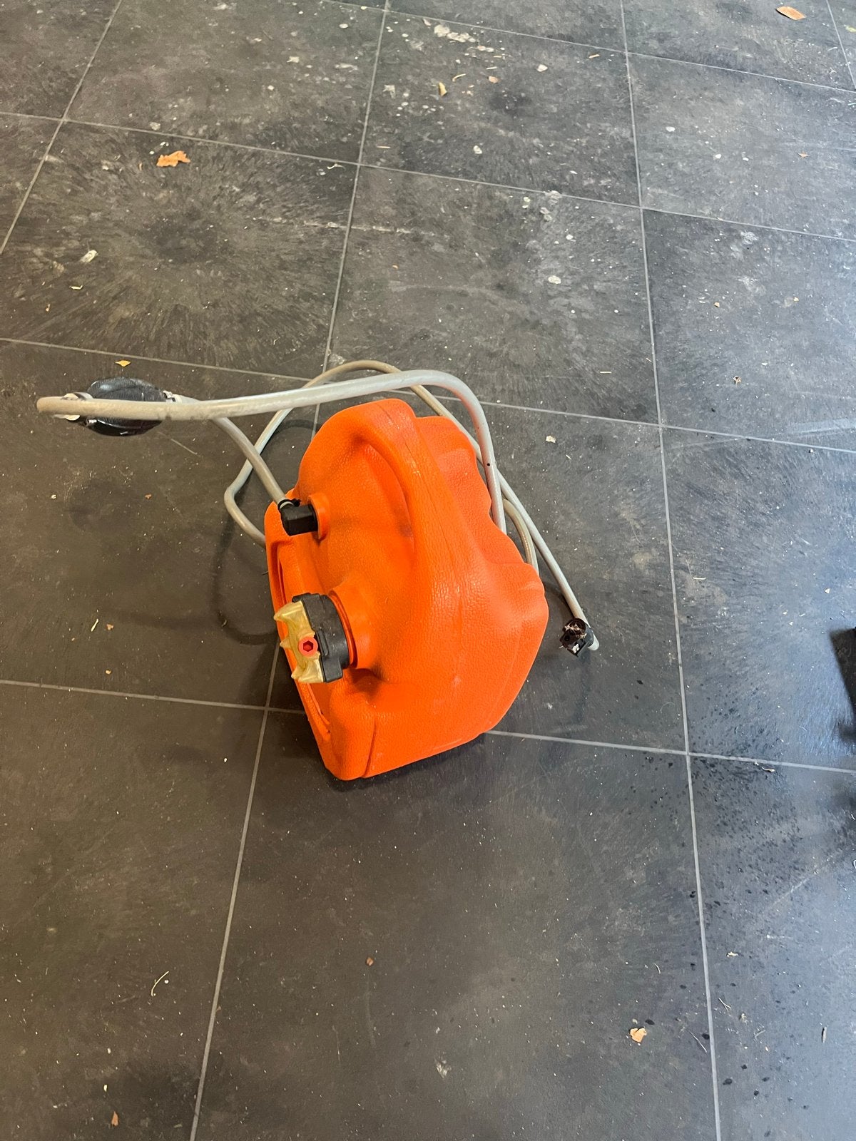 Brandstoftank voor buitenboordmotor - 12 liter, Ophalen, Gebruikt, Motor en Techniek