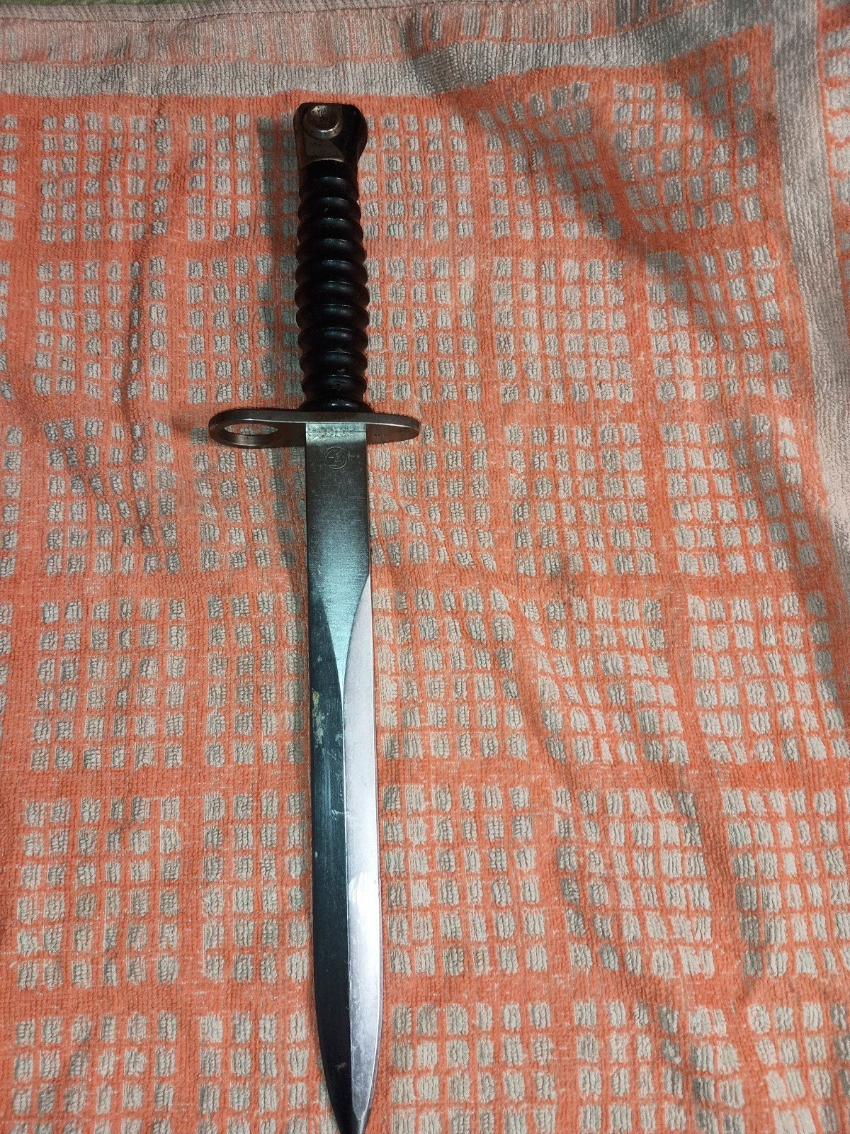 Zwitserse Sturmgewehr 57 bajonet, Ophalen
