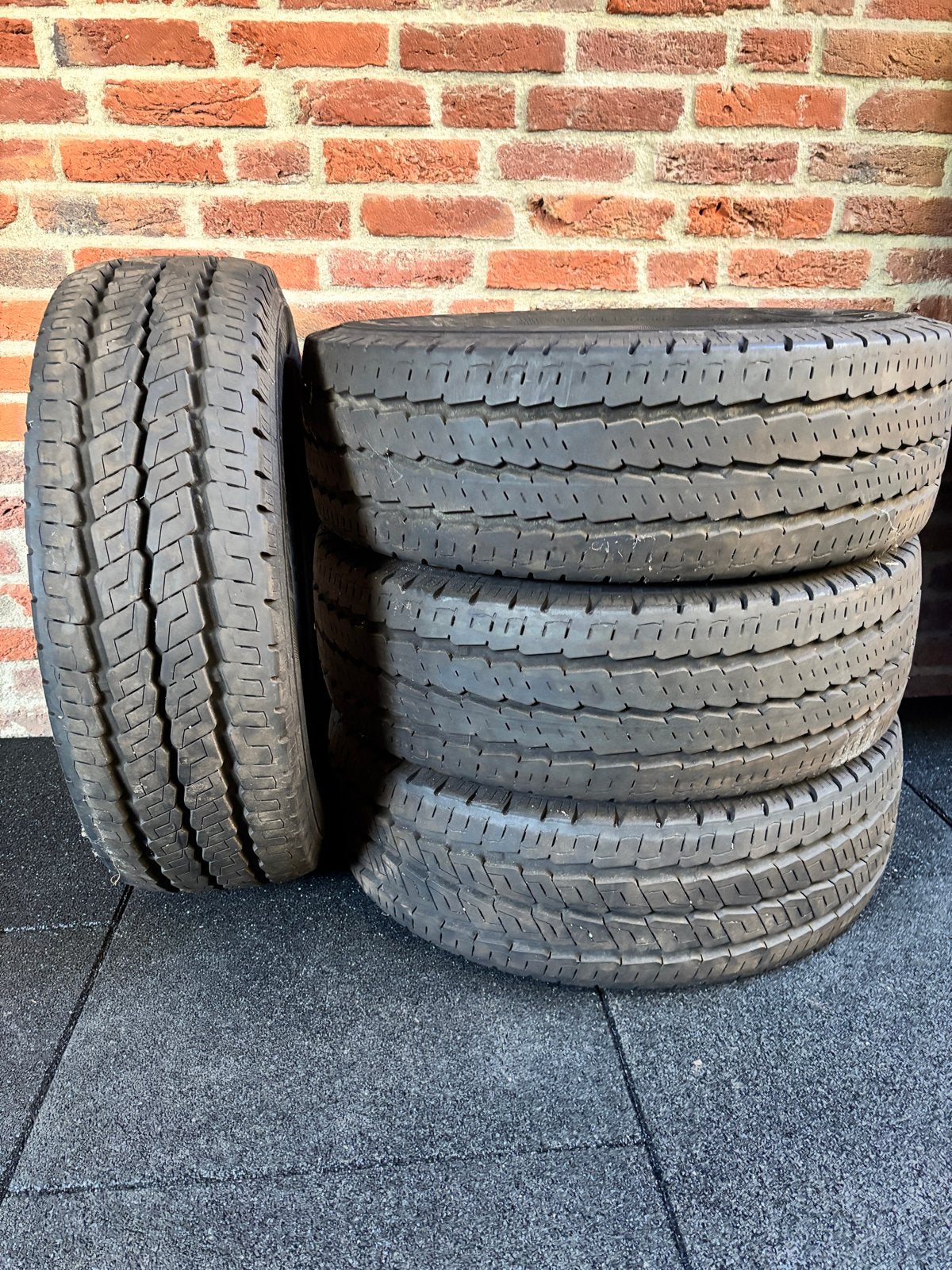 Continental Vanco Camper banden 215/70 R15 CP, Ophalen, 15 inch, All Season, Band(en)