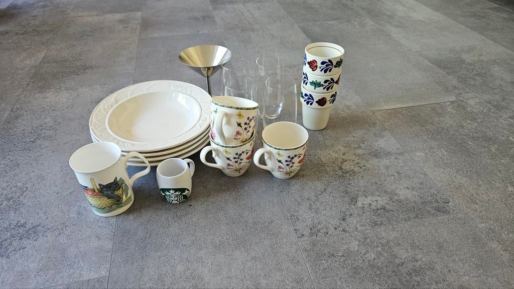 Gratis servies en glaswerk leuk voor starter, Huis en Inrichting, Keuken | Servies, Ophalen, Glas, Overige stijlen