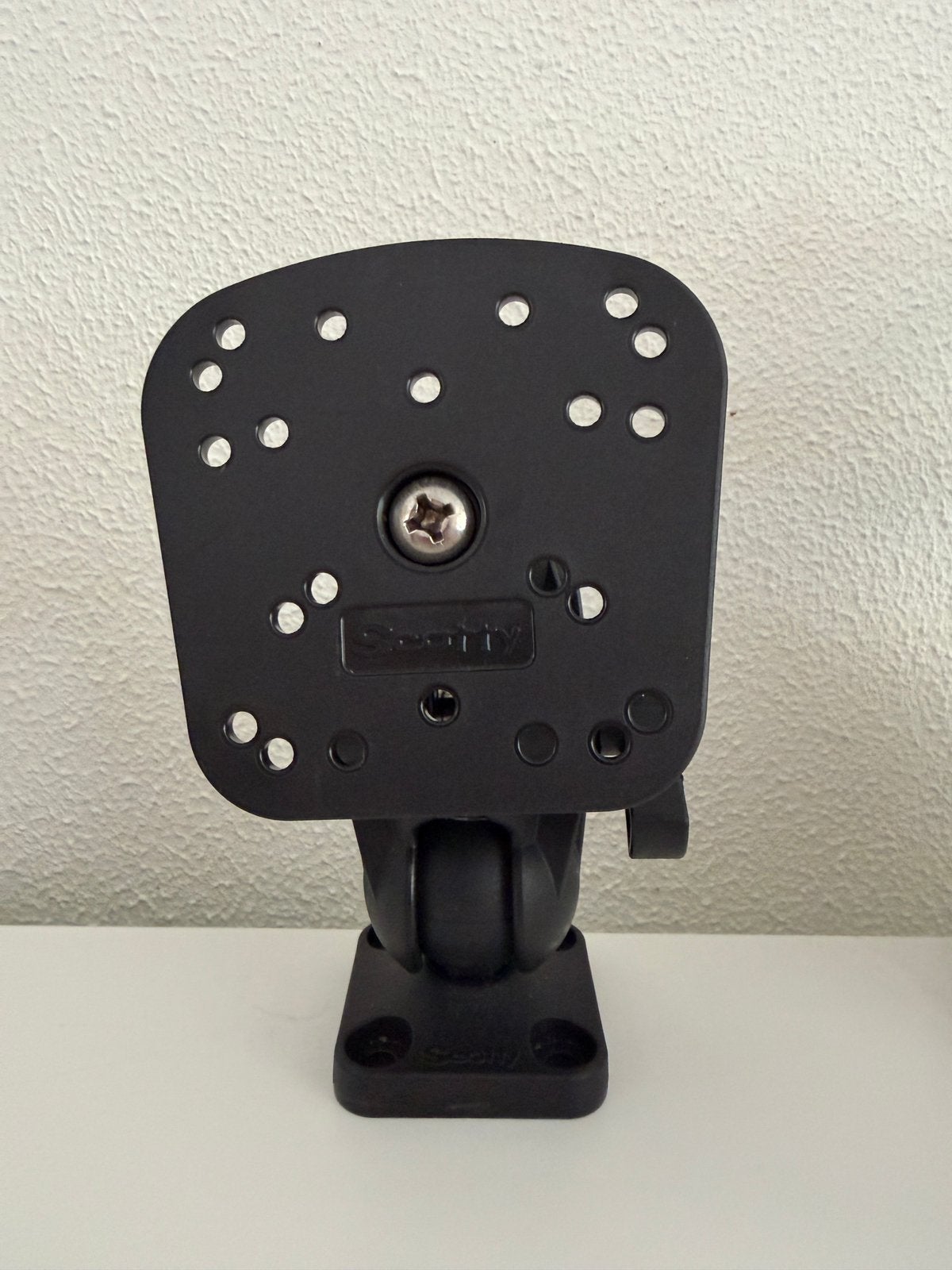 Scotty 1,5” Ball mount met smalle sounder plate, Ophalen of Verzenden, Zo goed als nieuw, Overige typen