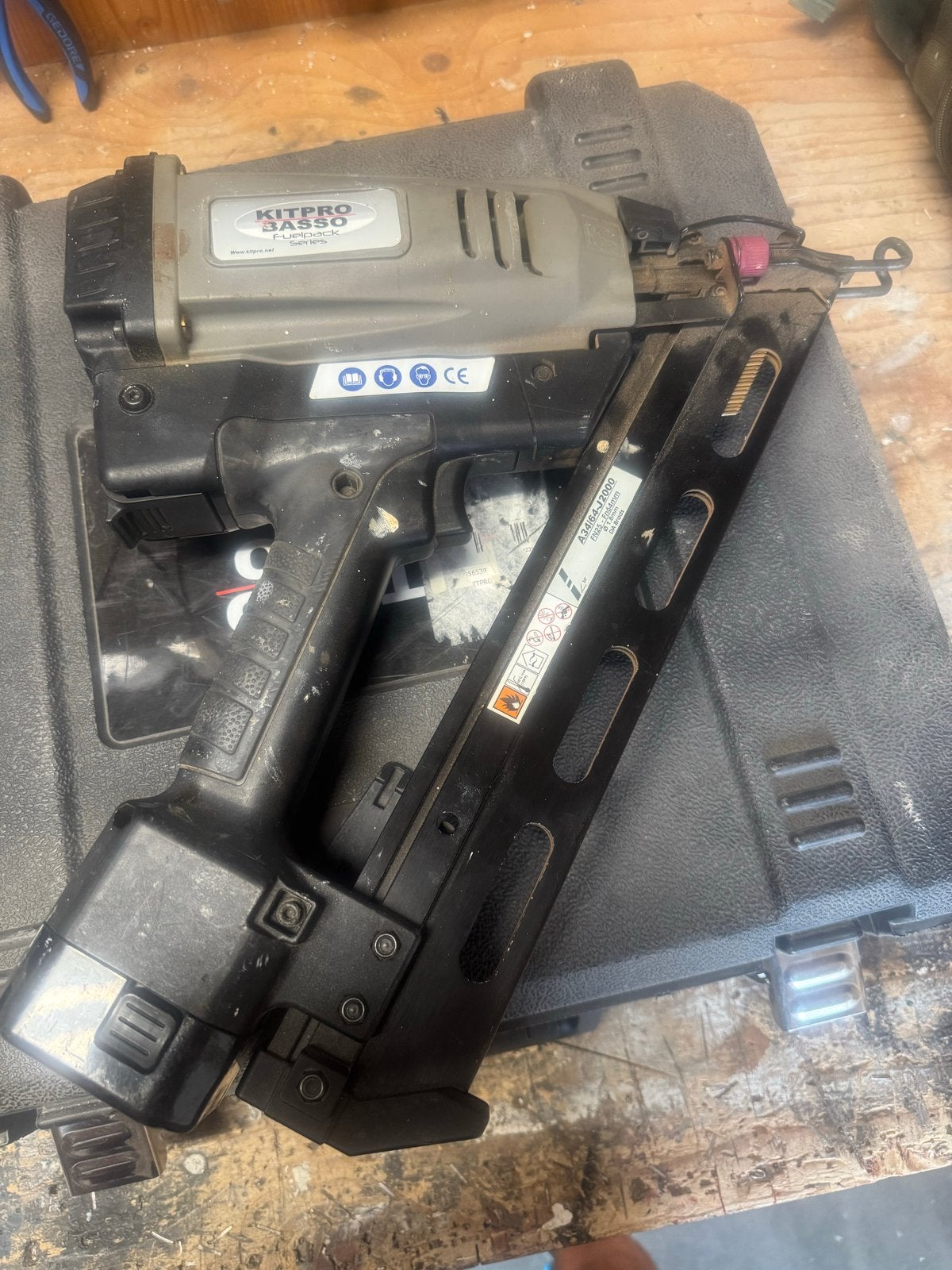 Kitpro Basso Schiethamer accu - met klein gaspatroon, Doe-het-zelf en Verbouw, Ophalen of Verzenden, Gebruikt, Tacker/nietmachine