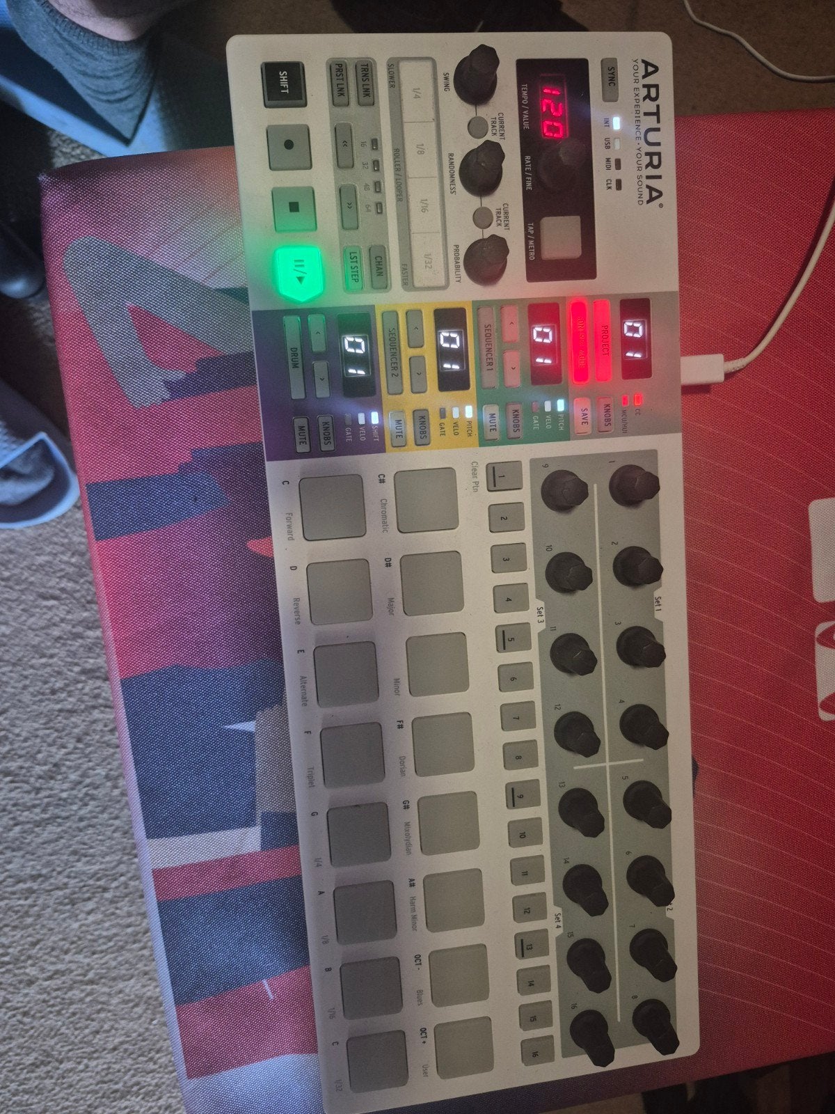 Arturia BeatStep Pro MIDI Controller/Sequencer, Muziek en Instrumenten, Overige merken, Zo goed als nieuw, Met midi-aansluiting
