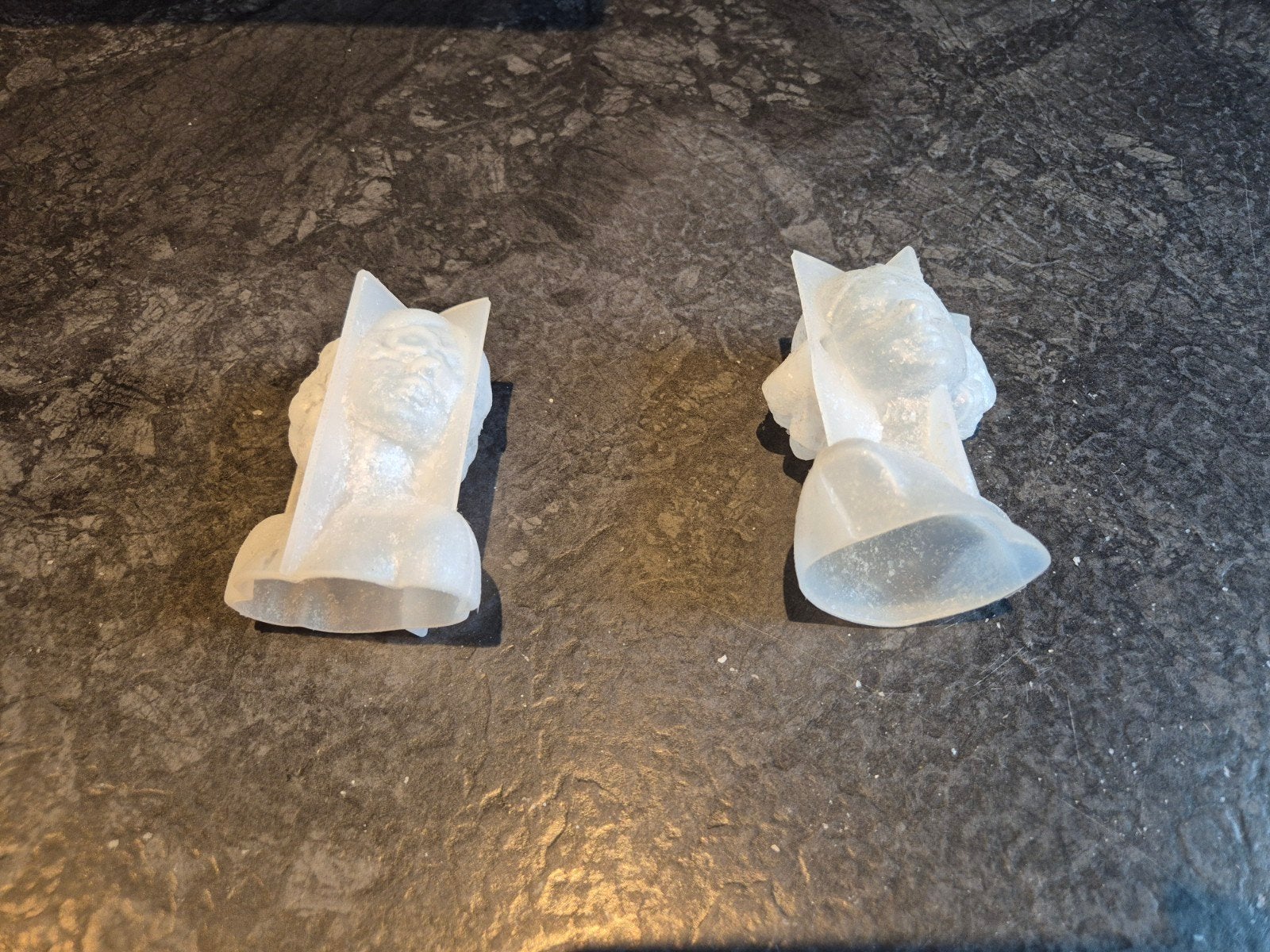 Set van 2 siliconen mallen voor bustes, Verzenden