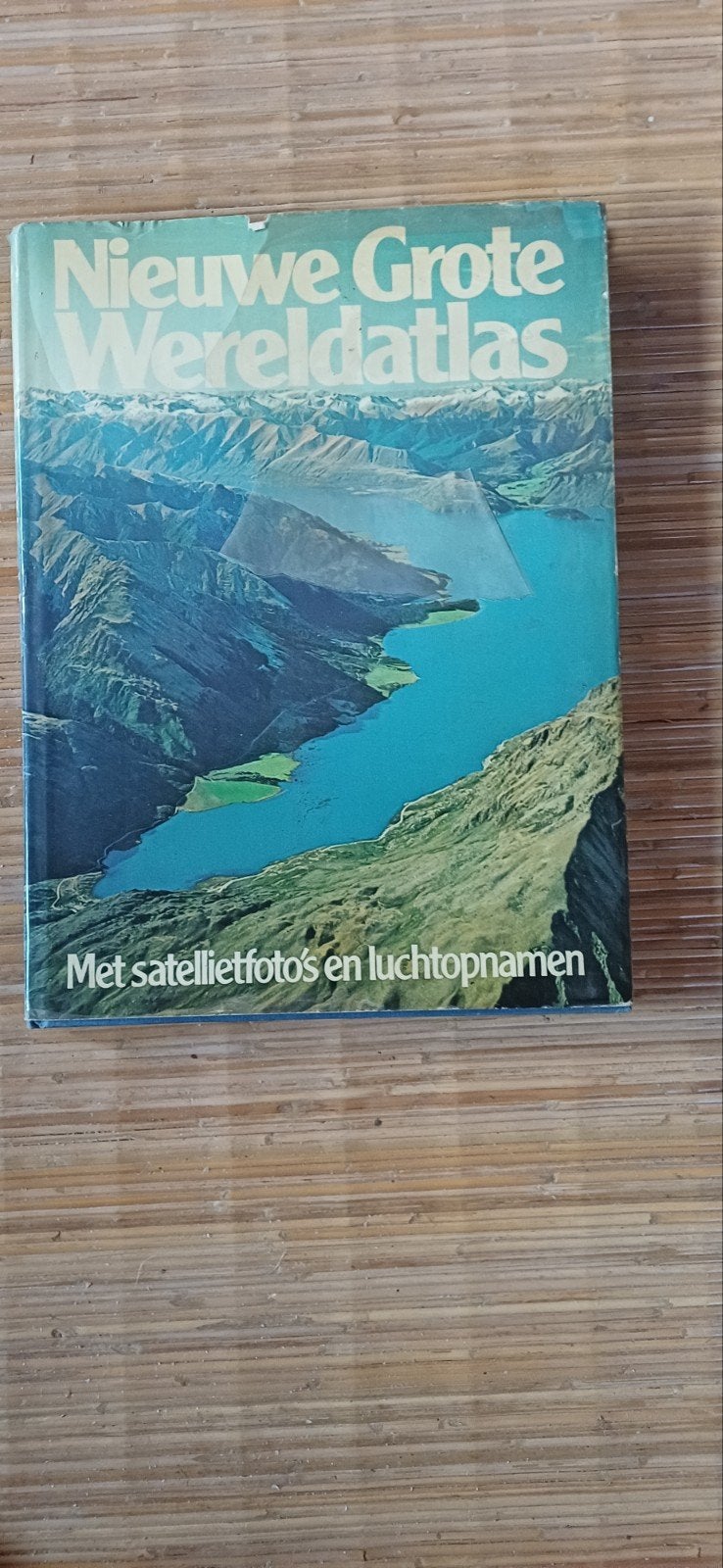 Wereld atlas,onbeschadigd., Boeken, Natuur, Ophalen, Zo goed als nieuw, Natuur algemeen
