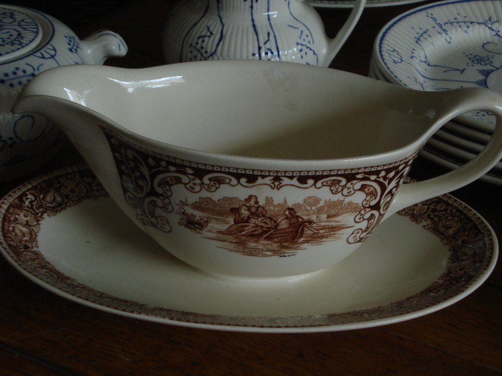 sjukom van merk p regout serie castillo bruin, Antiek en Kunst, Ophalen of Verzenden