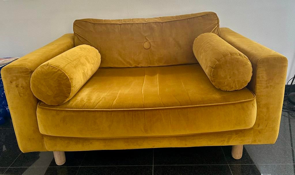 Fést Amsterdam Avenue loveseat okergeel, Huis en Inrichting, Banken | Sofa's en Chaises Longues, Ophalen, Gebruikt, Tweepersoons