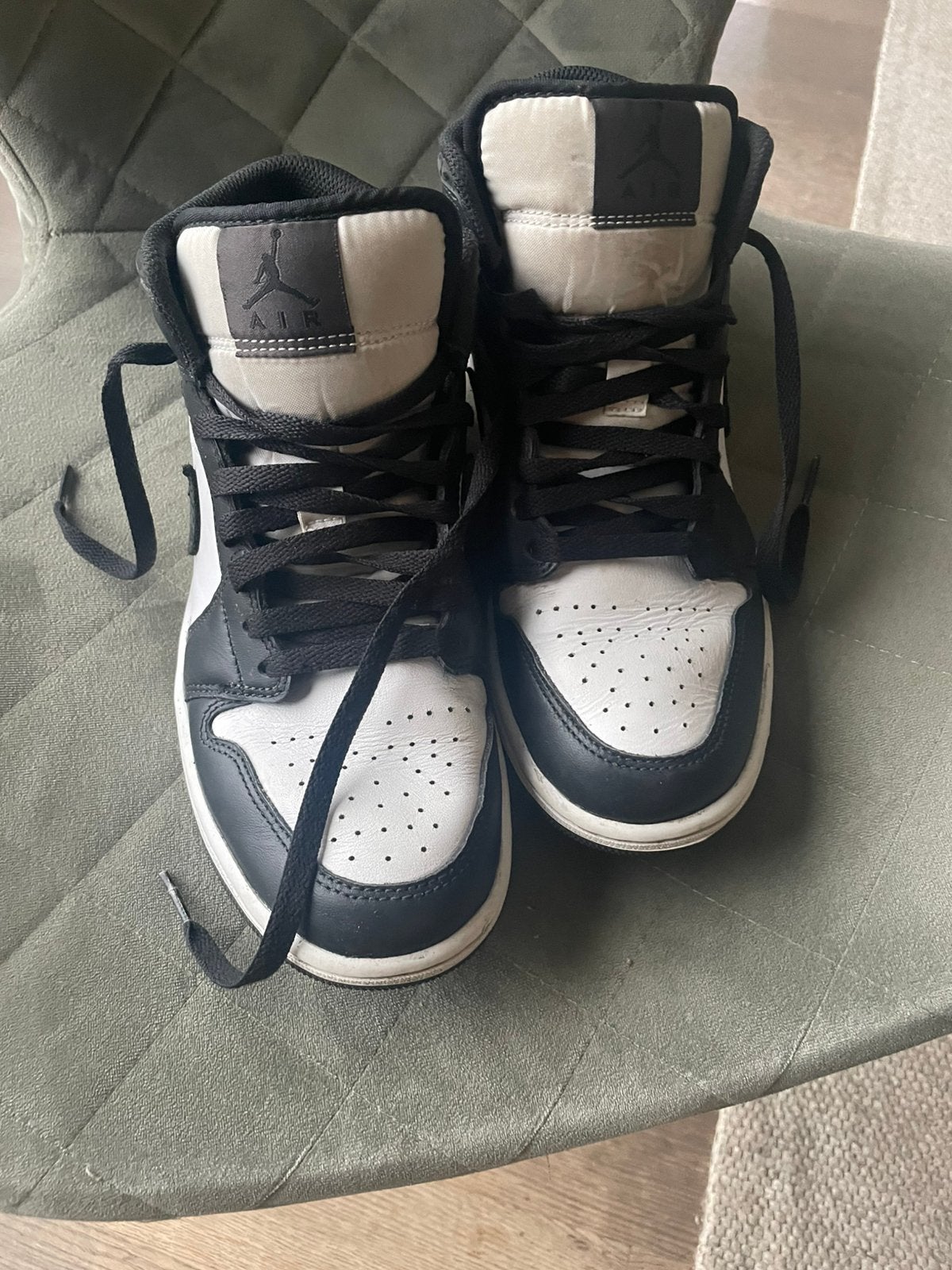 Nike Jordan panda, Ophalen of Verzenden, Zo goed als nieuw, Gehele gezicht