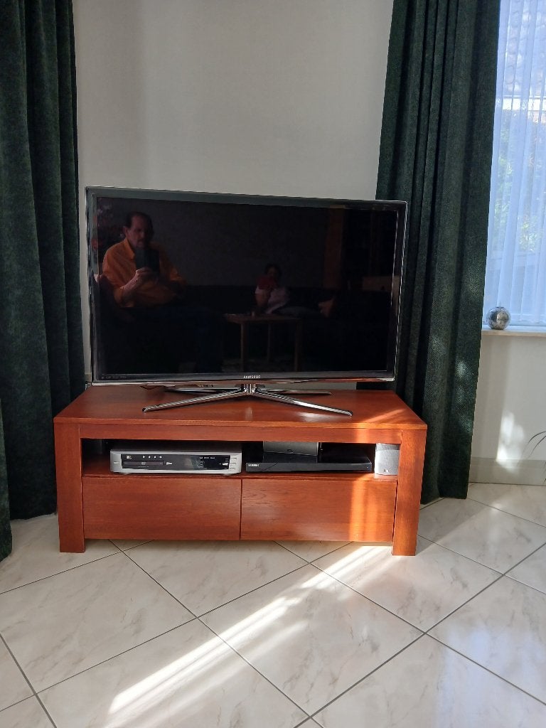 tv meubel, Ophalen, 100 tot 150 cm, Zo goed als nieuw, 25 tot 50 cm