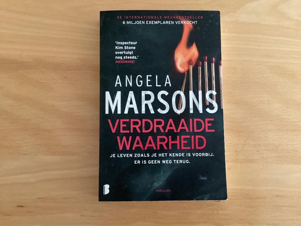 Angela Marsons: “ verdraaide waarheid”., Boeken, Thrillers, Ophalen, Zo goed als nieuw