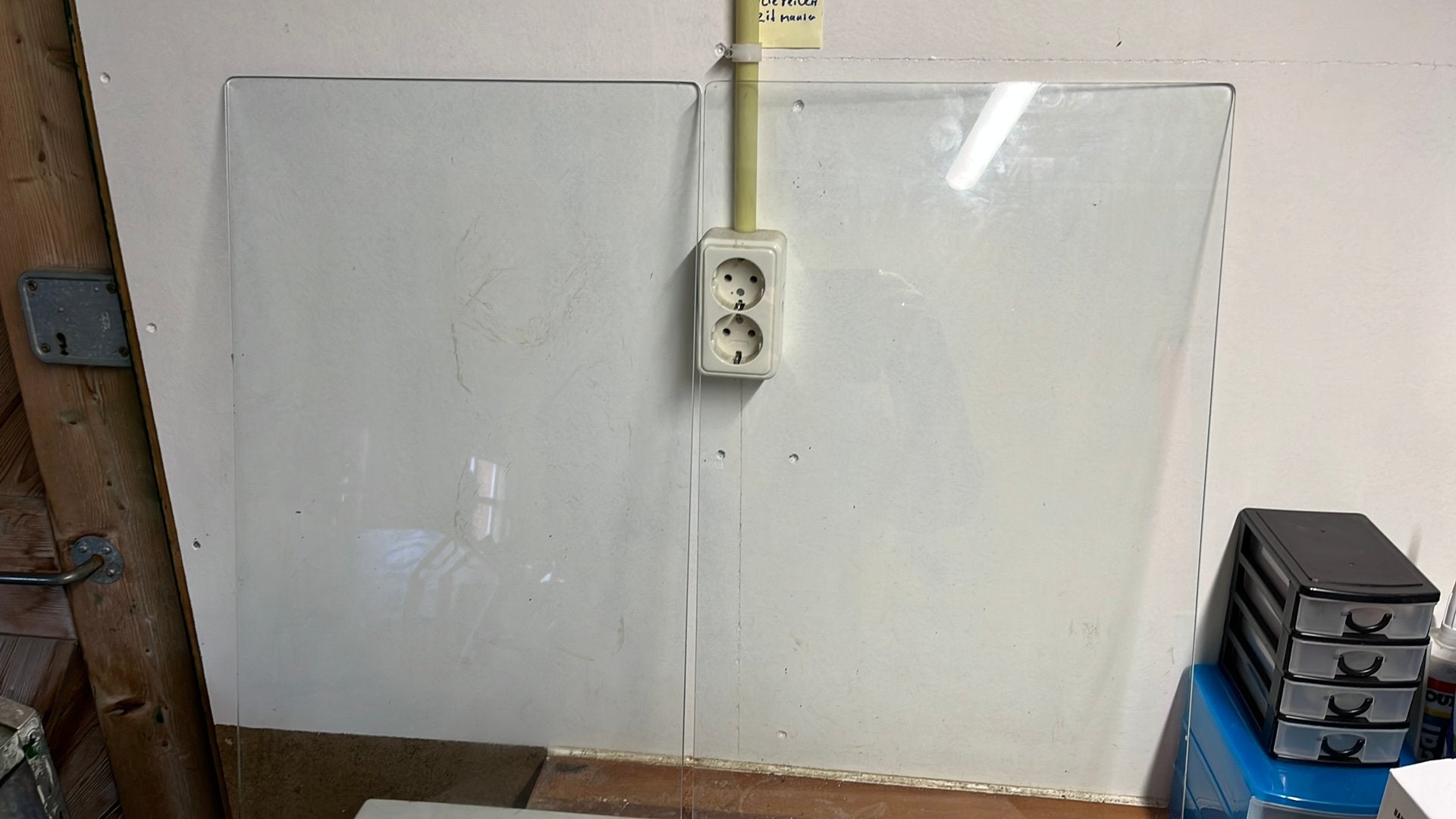 2 stuks hardglazen ruiten met ronde hoeken, Doe-het-zelf en Verbouw, Ophalen of Verzenden, Gebruikt, Minder dan 80 cm, Glasplaat