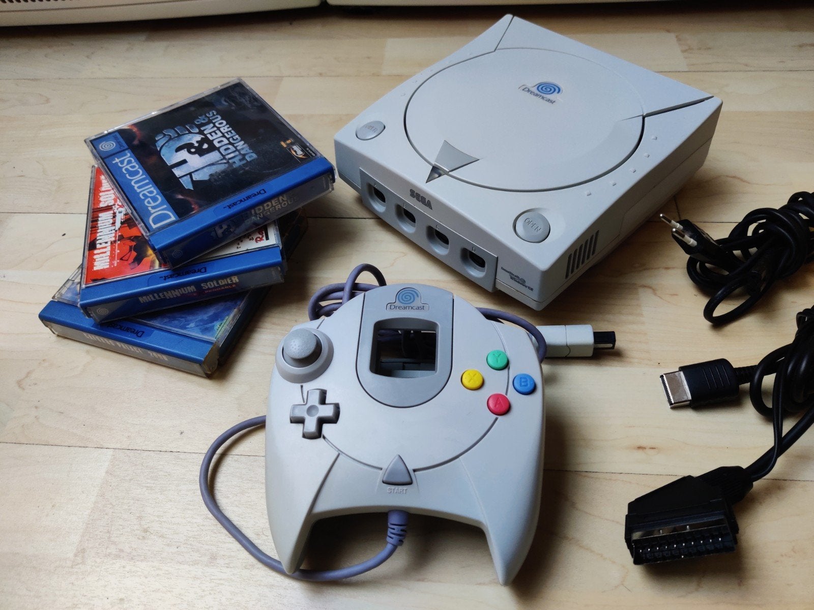 Sega dreamcast met spellen en controller, Ophalen of Verzenden, Zo goed als nieuw, Met 1 controller, Saturn of Dreamcast