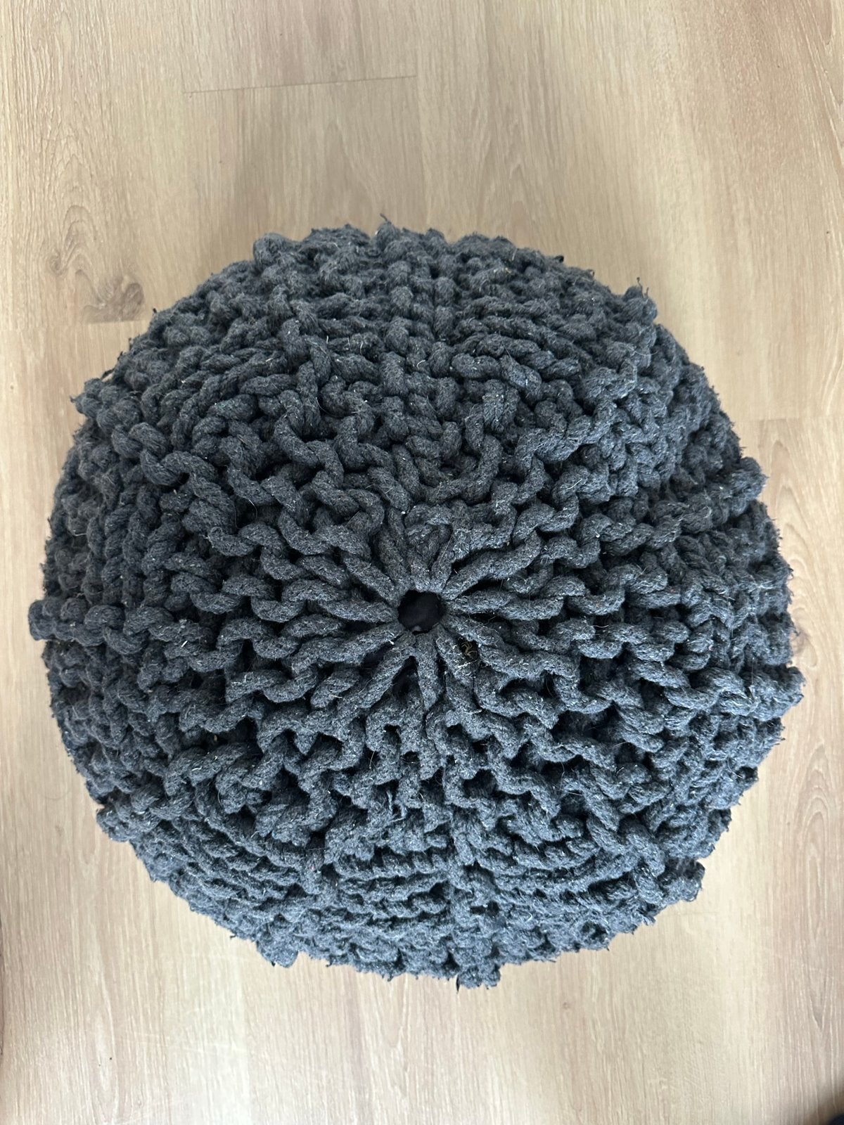 Grijze gehaakte poef, Huis en Inrichting, Ophalen, Minder dan 50 cm, Rond, Minder dan 50 cm