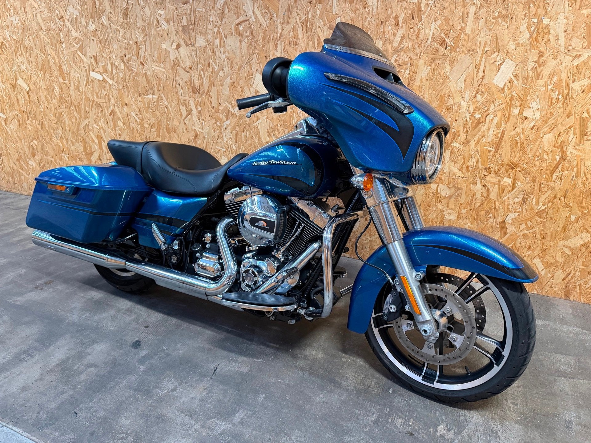 Harley Davidson Street glide 5hd Candy Bleu model 2014, 1690 cc, Toermotor, Handgeschakeld, Gebruikt