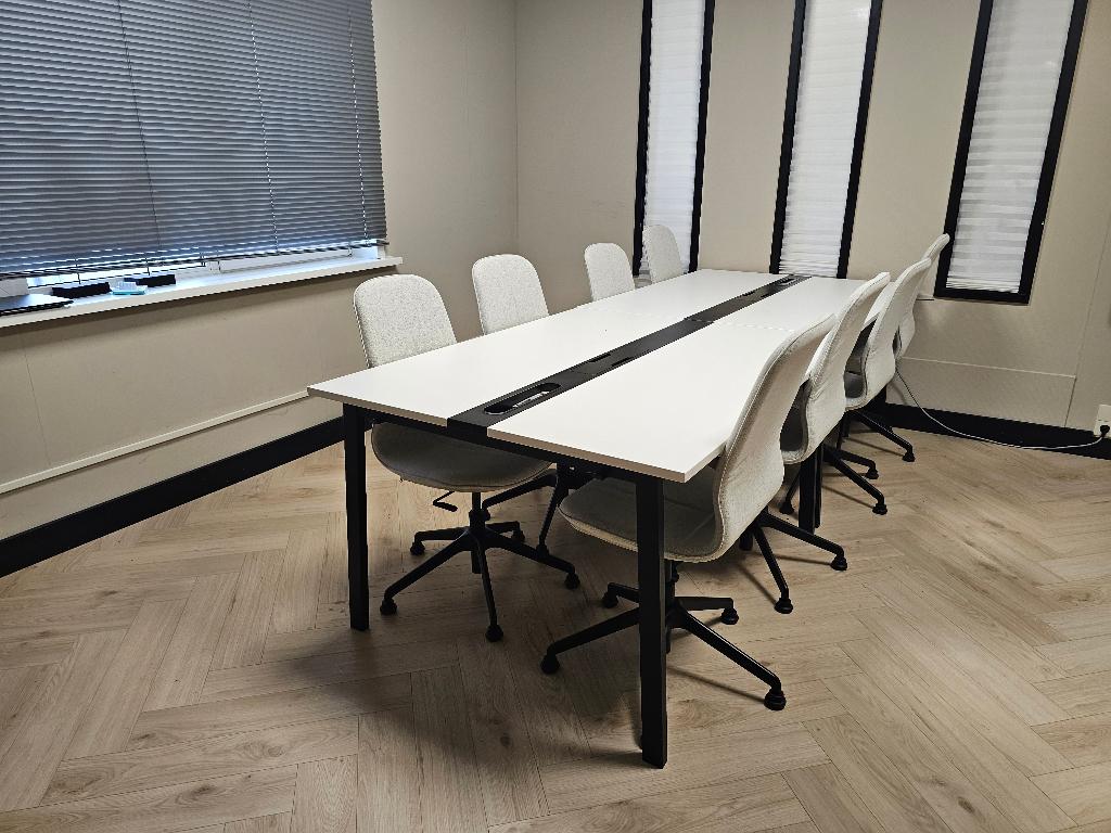 Vergadertafels & stoelen, bankstel, bureaus & bureaustoelen, Zakelijke goederen, Kantoor en Winkelinrichting | Kantoormeubilair en Inrichting