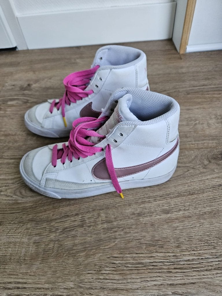 Nike Blazer Mid '77 Vintage sneakers maat 36, Kinderen en Baby's, Kinderkleding | Schoenen en Sokken, Gebruikt, Meisje, Schoenen