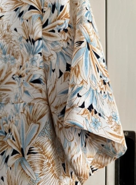 Blouse gebloemd 44, Ophalen of Verzenden, Zo goed als nieuw, Maat 42/44 (L), Meerkleurig