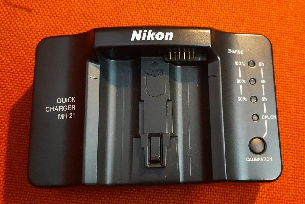 NIKON MH-21 quick charger - nieuw!, Ophalen of Verzenden, Nieuw
