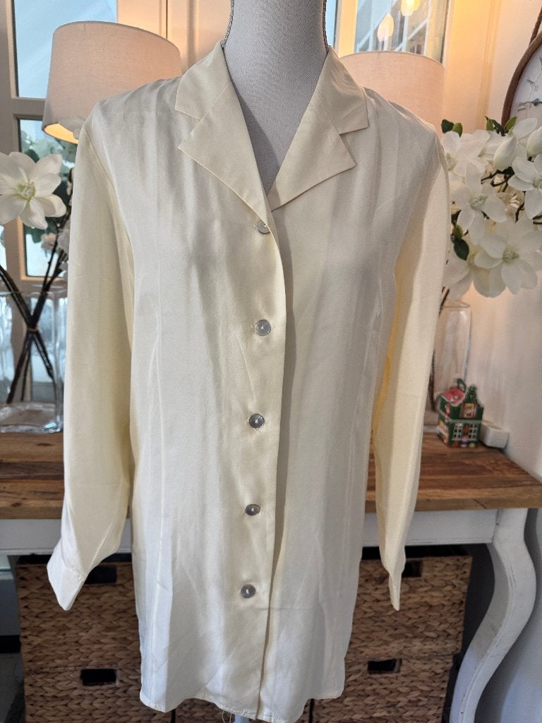 Klassieke, zijden, Crème blouse De Bijenkorf, 36-38/S, Kleding | Dames, Verzenden, Nieuw, Maat 36 (S), Beige