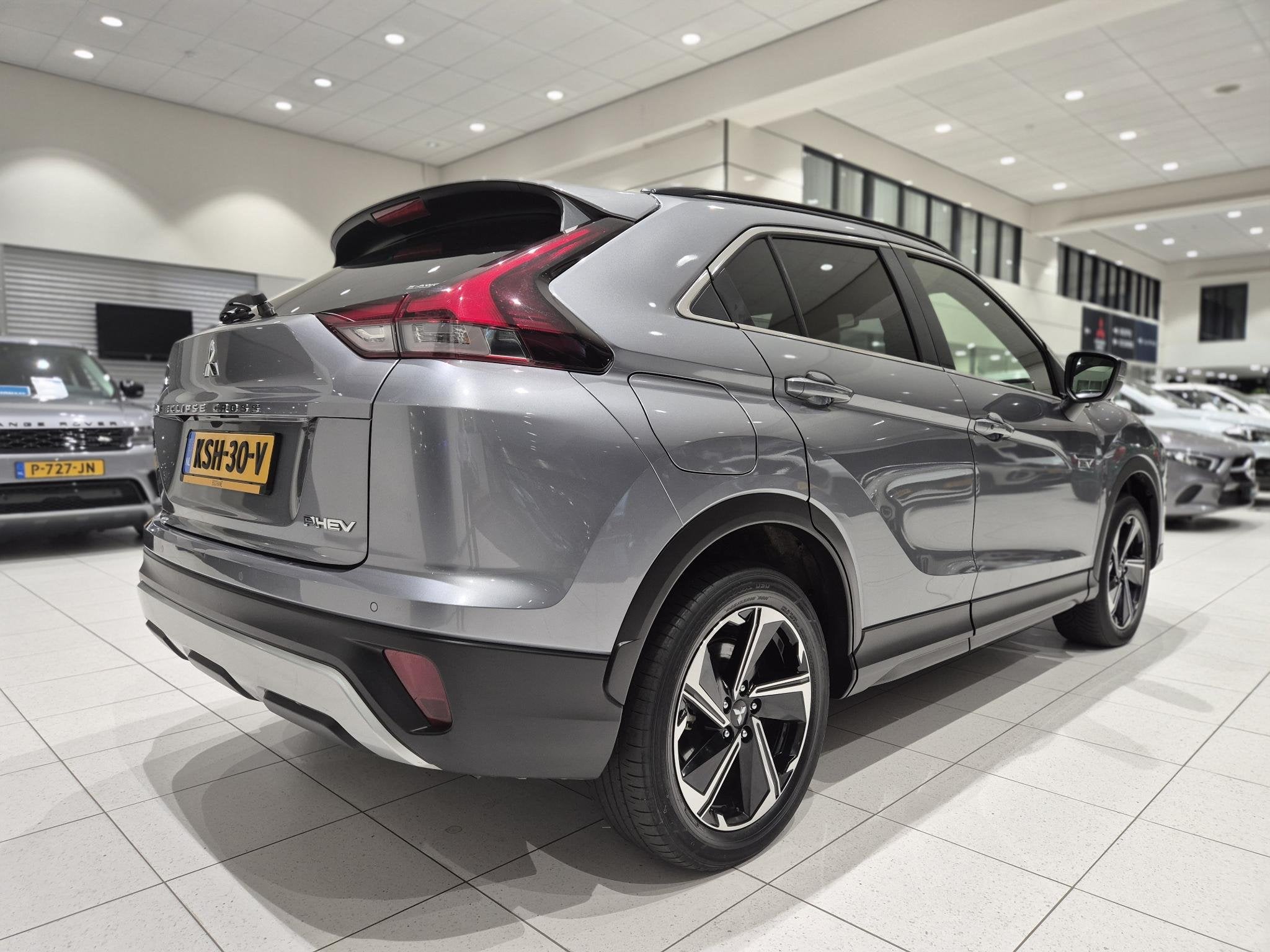 Mitsubishi Eclipse Cross 2.4 PHEV Intense+ | Navigatie | Cam, Auto's, Automaat, 188 pk, 14 kWh, Euro 6