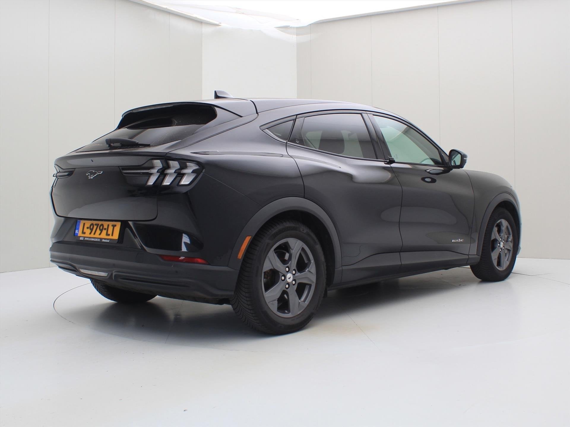 Ford Mustang Mach-E 75kWh 258pk RWD 94% Soh [ 360CAM+TECH PA, Auto's, Automaat, Gebruikt, 258 pk, Zwart