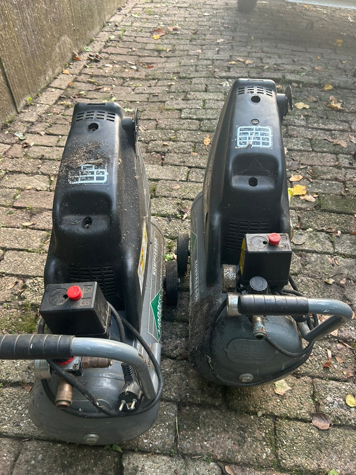 2 oude compressoren, Ophalen, Gebruikt, 6 tot 10 bar, Minder dan 200 liter/min