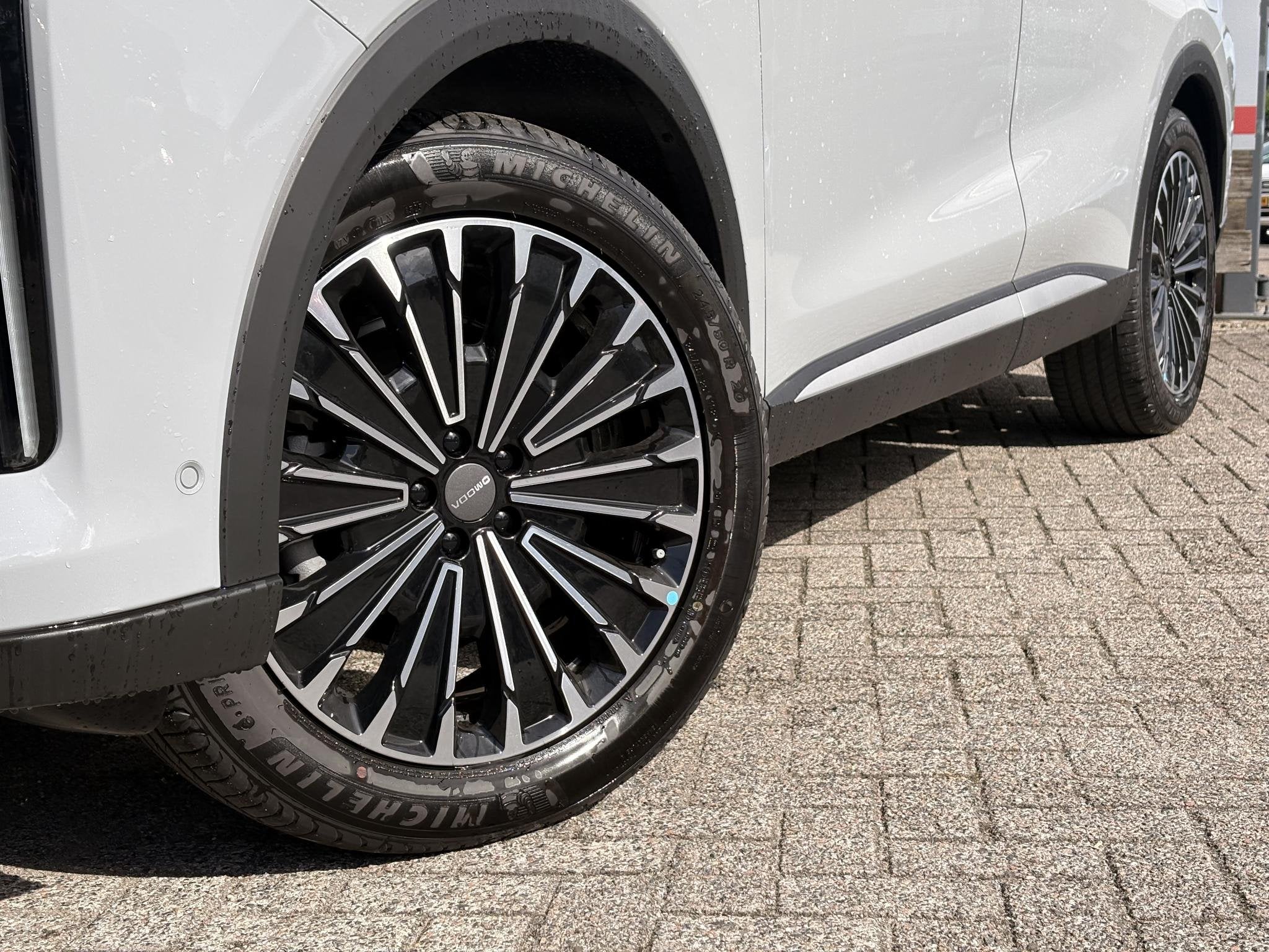 Omoda 9 1.5T-GDi SHS-P Premium 5p 20"LM velgen, Elek.schuif/, Auto's, Automaat, 12 maanden, 537 pk, 4 cilinders