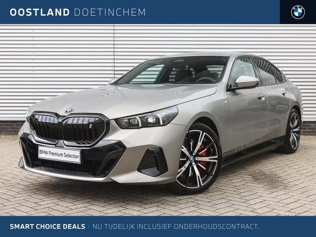 BMW i5 xDrive40 M Sport / Adaptief onderstel professional /, Auto's, BMW, 81 kWh, Zwart, 394 pk, 2610 min