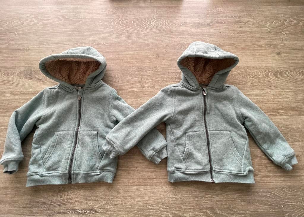 2x borgvestjes tweeling maat 98/104 zachtgroen, Ophalen of Verzenden, Zo goed als nieuw, Kleding