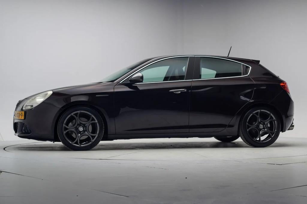 Alfa Romeo Giulietta 1.4 T Distinctive Aut. [ Navigatie Lede, Auto's, Alfa Romeo, Automaat, 4 cilinders, Bedrijf, 19 km/l