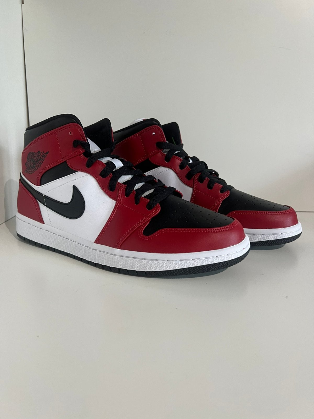 Nike Air Jordan 1 mid Chicago Toe, Kleding | Heren, Schoenen, Overige kleuren, ., Nieuw, Ophalen of Verzenden