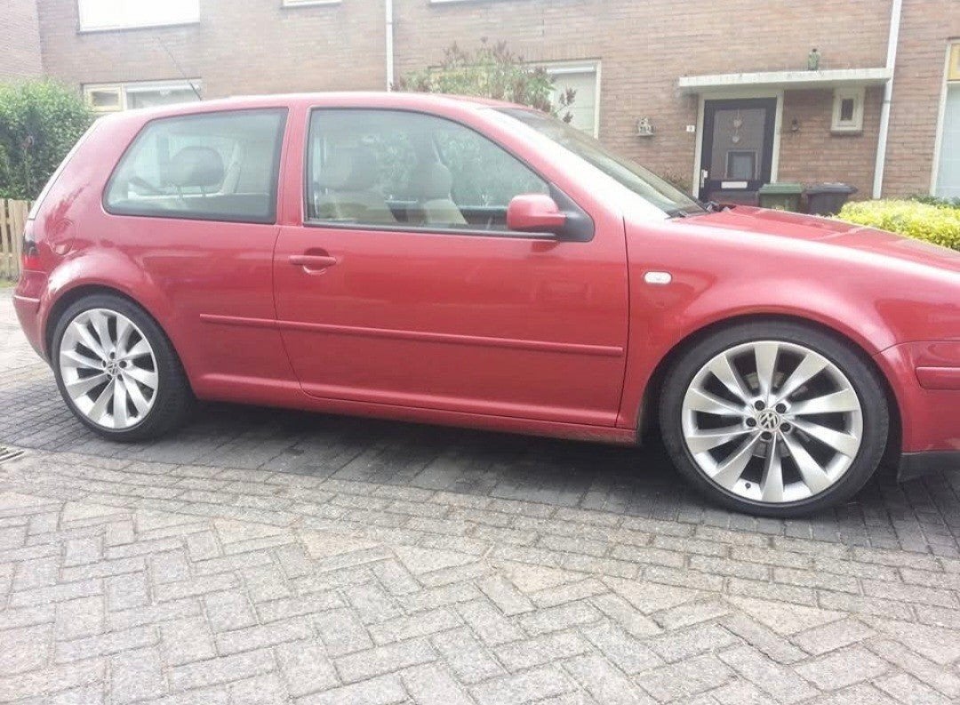 Set van 4 VW velgen met Michelin banden 225/40 R18, Ophalen, Volkswagen