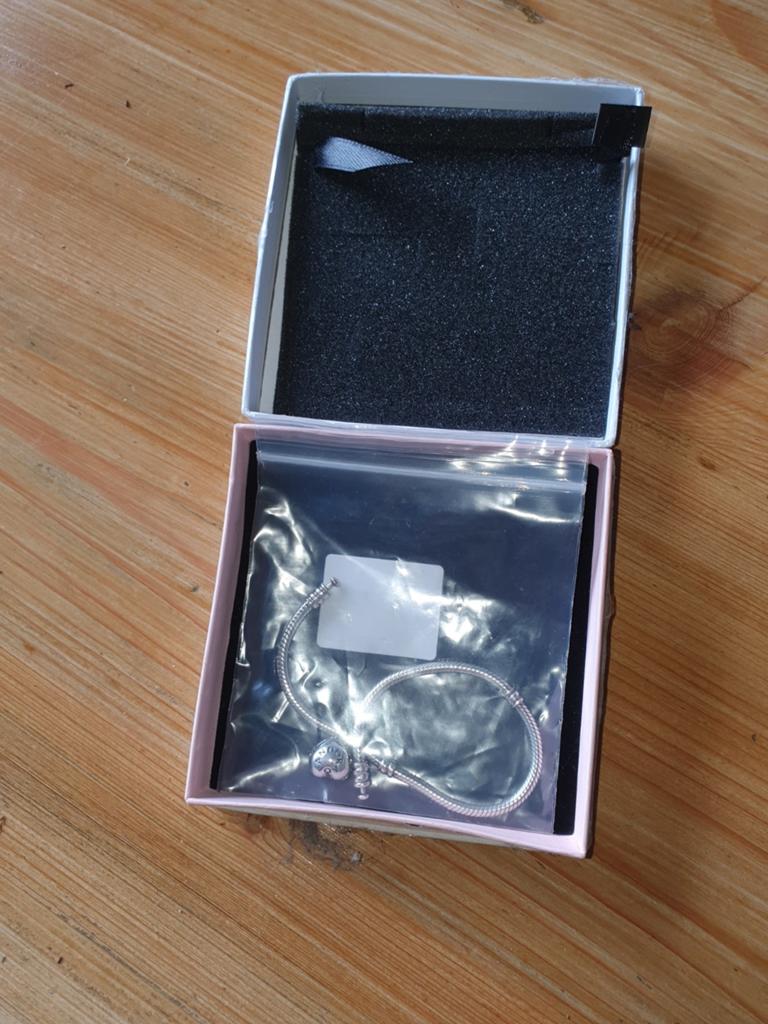 Pandora armband in geschenkdoosje, Sieraden, Tassen en Uiterlijk, Armbanden, Nieuw, Zilver, Zilver, Met bedels of kralen, Ophalen of Verzenden