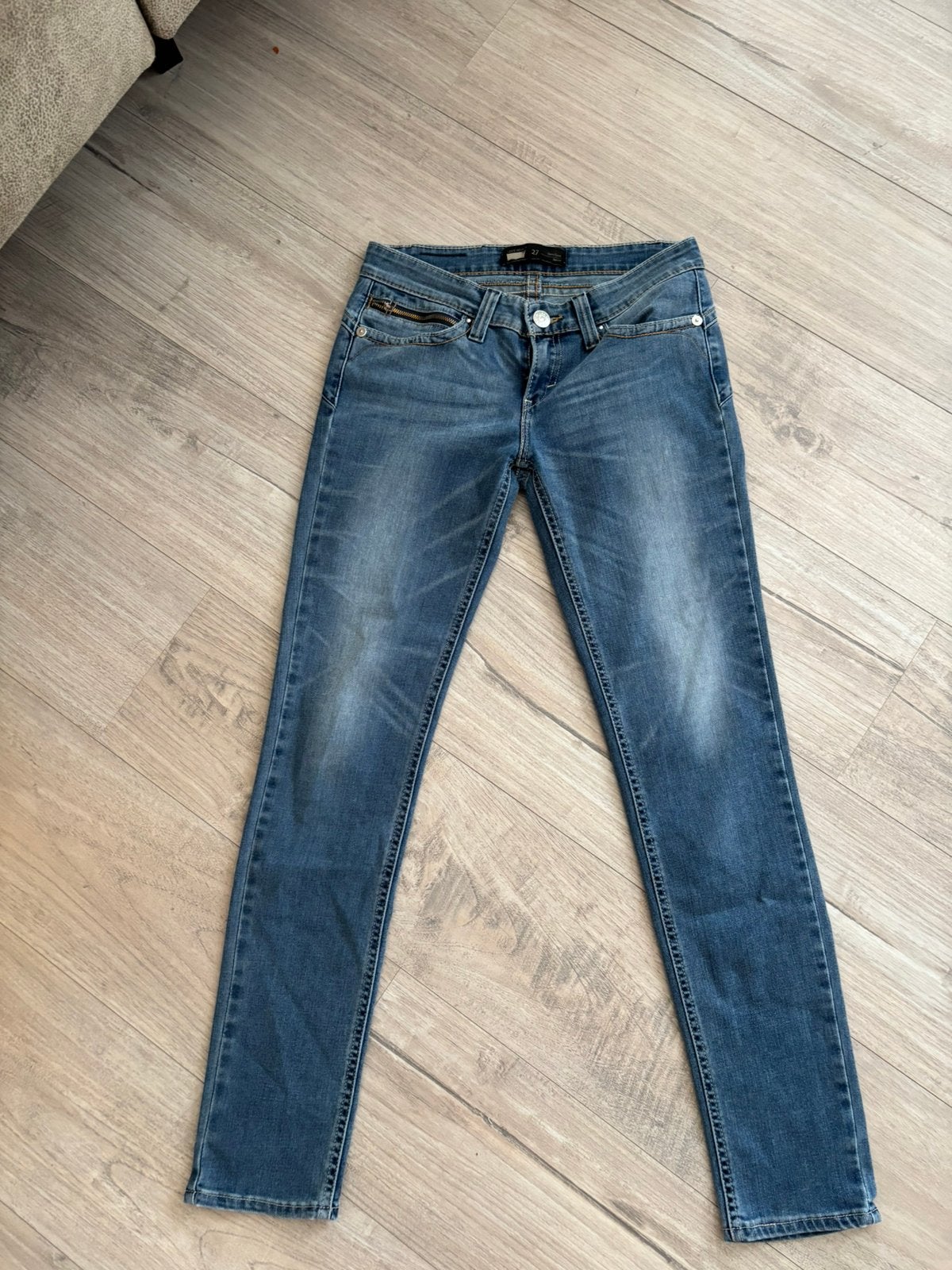 Zgan Levi’s demi curve skinny mt 27, Ophalen of Verzenden, Zo goed als nieuw, Blauw, W27 (confectie 34) of kleiner