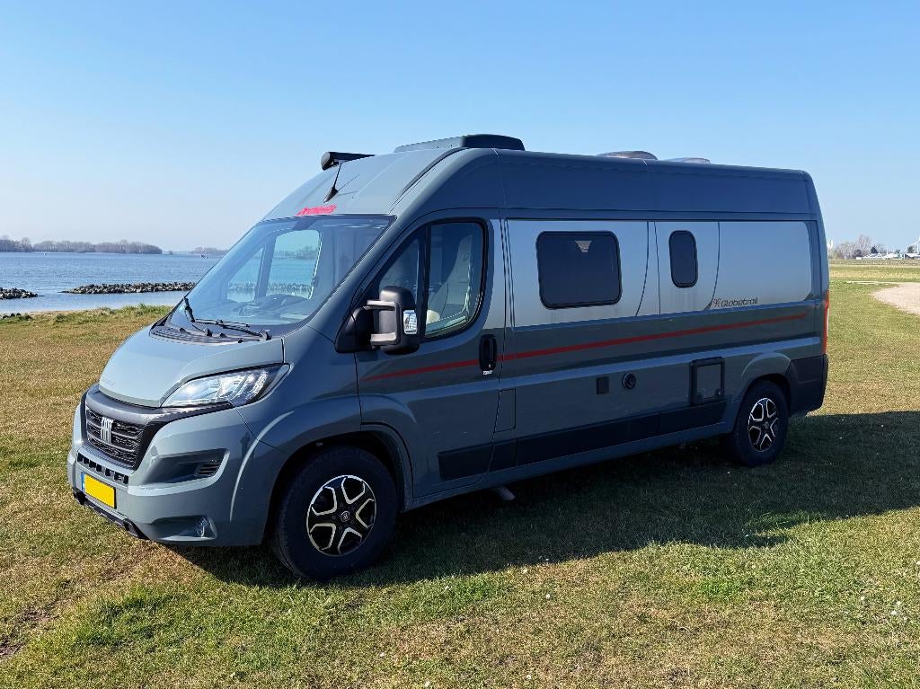 Dethleffs Globetrail 600 DB - 7.961 km - Automaat - 09/2023, Caravans en Kamperen, Automaat, Buscamper of Camperbus, Ringverwarming