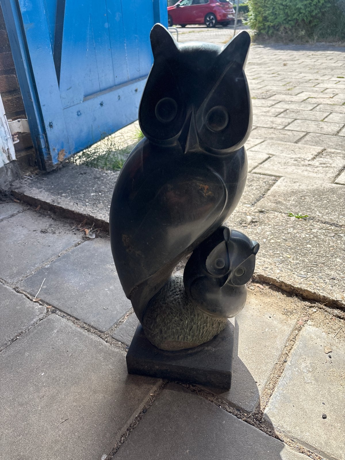 Natuursteen uil met jong - Uniek decoratiestuk, Handgemaakt, Steen of Keramiek, Beeld, Vogel