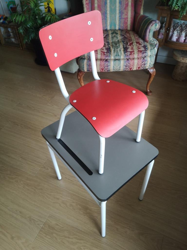 Les Gambettes bureau met stoel voor jonge kids (3-7 jaar), Ophalen, Gebruikt, Tafel(s) en Stoel(en)