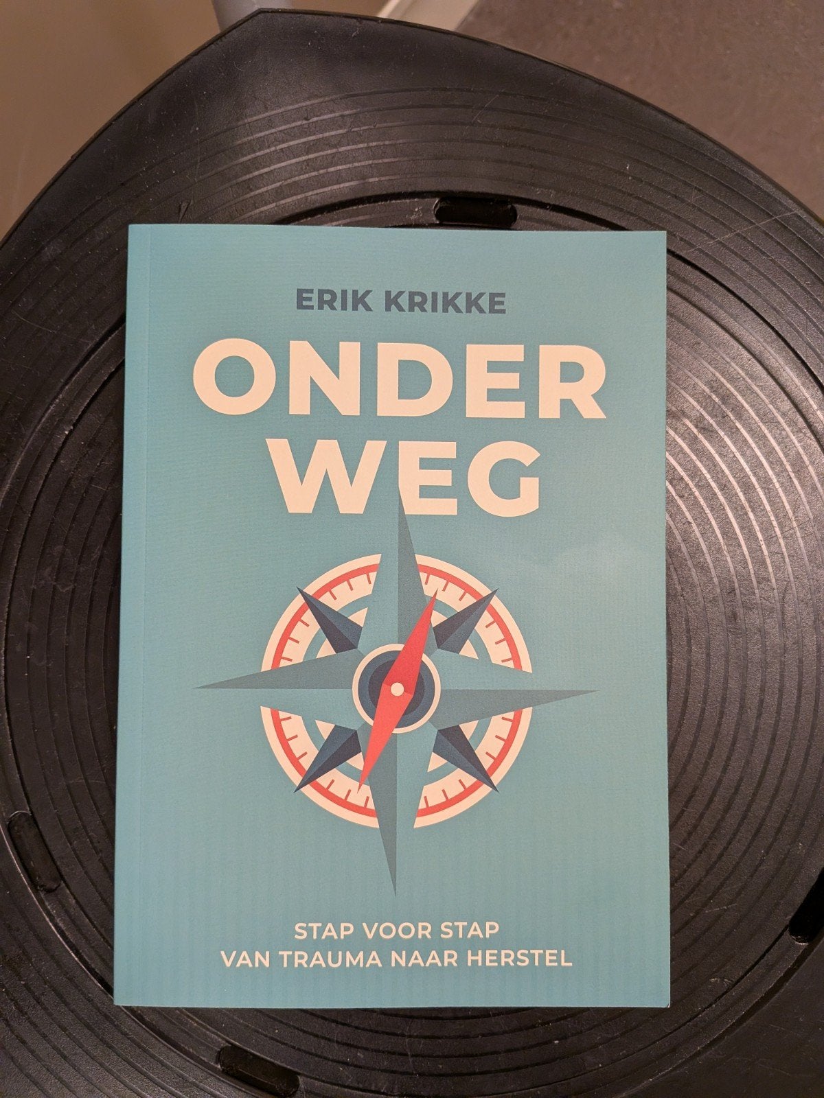 Onder Weg: Stap voor Stap van Trauma naar Herstel, Ophalen of Verzenden, Zo goed als nieuw, Klinische psychologie, Erik Krikke